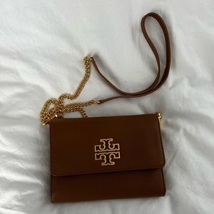 Tory Burch Britten Chain wallet in moses small! Never used with tags!